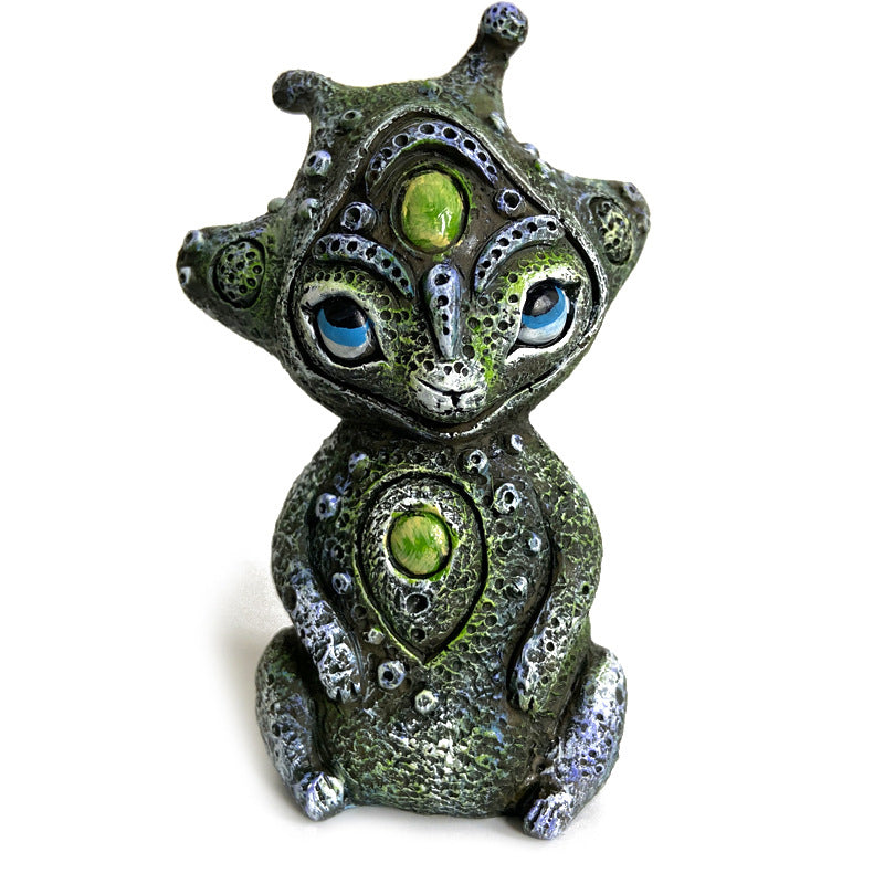 Alien resin toy statue