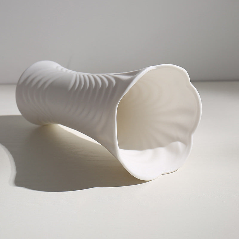 Modern simple ceramic vase