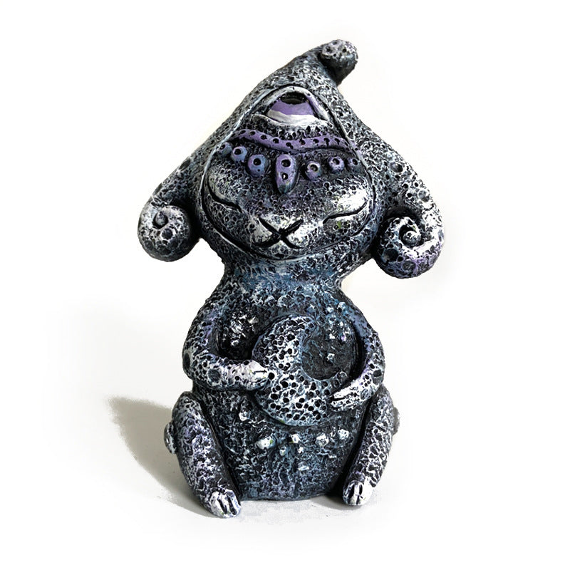Alien resin toy statue