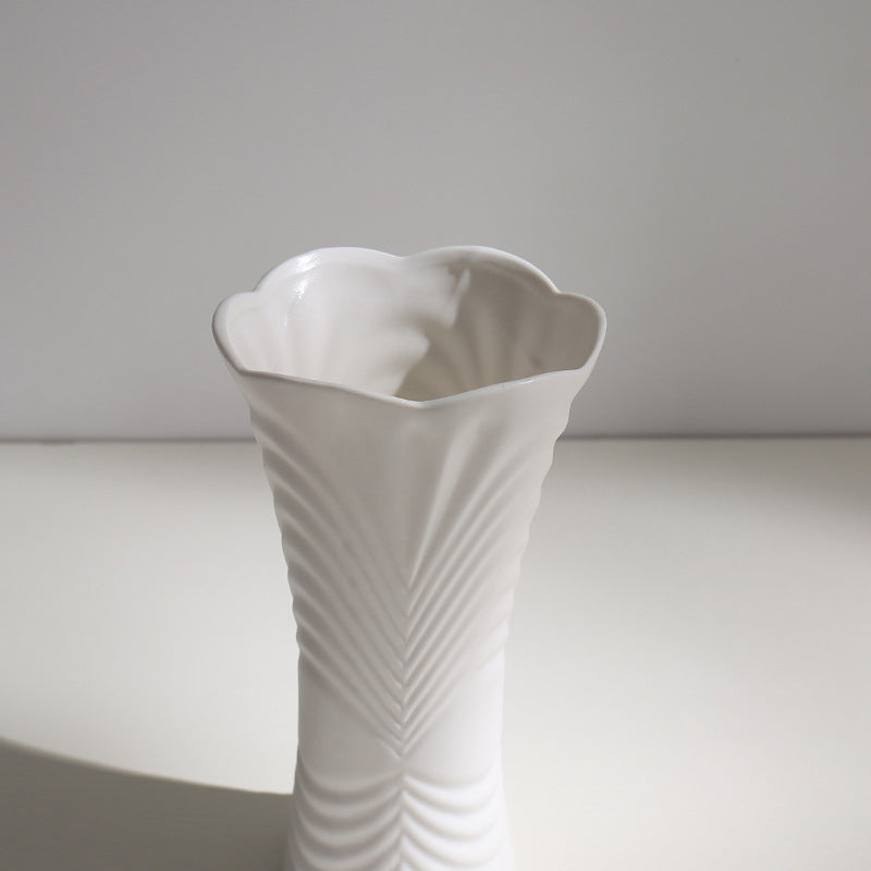 Modern simple ceramic vase